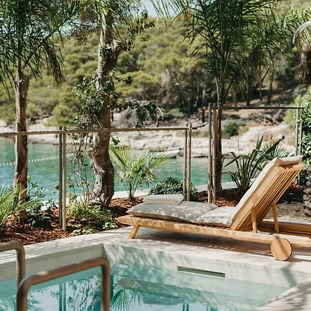 Zori Timeless 5* フヴァル