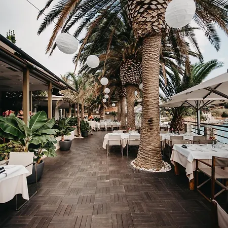 ホテル Zori Timeless フヴァル